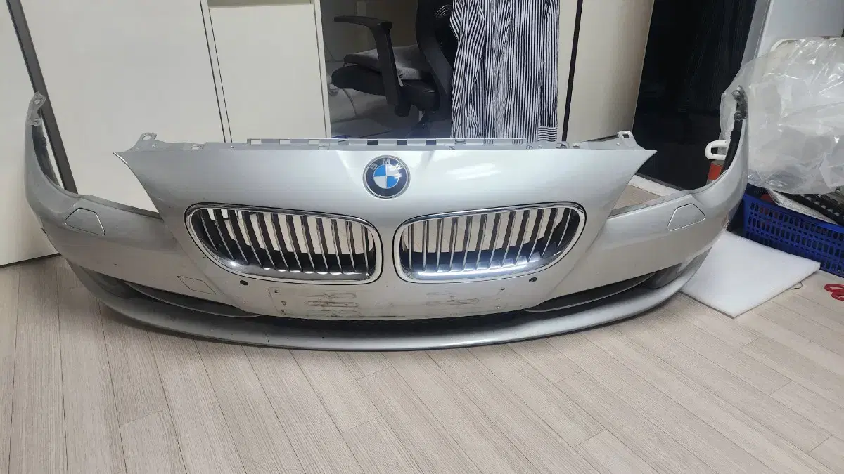 BMW F10 전기형 순정 범퍼 판매 (엠블럼,그릴 포함)